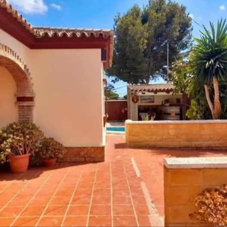 Con Piscina Holiday home *